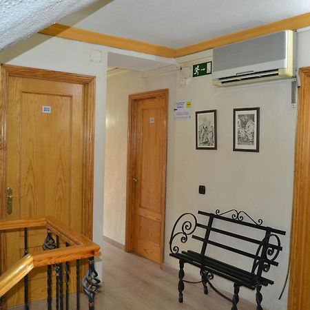 Hostal Don Juan I Alcala de Henares Bagian luar foto