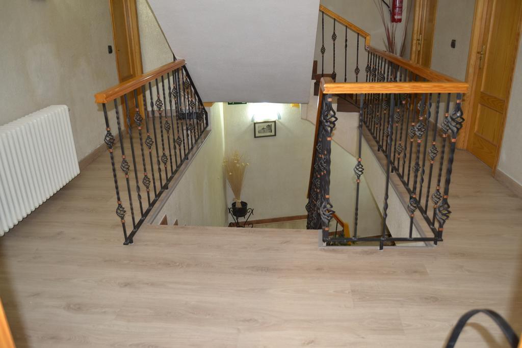 Hostal Don Juan I Alcala de Henares Bagian luar foto